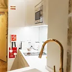 Exquisite With Patio Portuguese Soul Alfama 2p Daire *