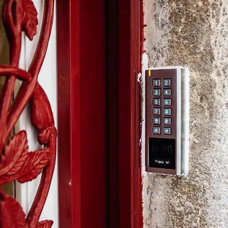 Appartamento Exquisite With Patio Portuguese Soul Alfama 2p Lisbona