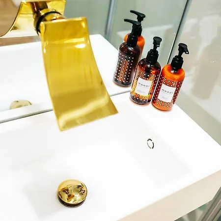 Exquisite With Patio Portuguese Soul Alfama 2p Appartamento