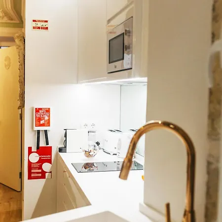 Exquisite With Patio Portuguese Soul Alfama 2p Apartmán *