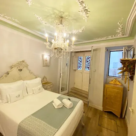 Exquisite With Patio Portuguese Soul Alfama 2p Lisbona