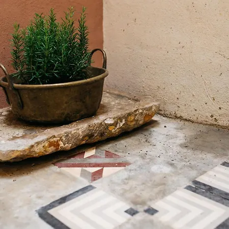 Exquisite With Patio Portuguese Soul Alfama 2p * Lisbona