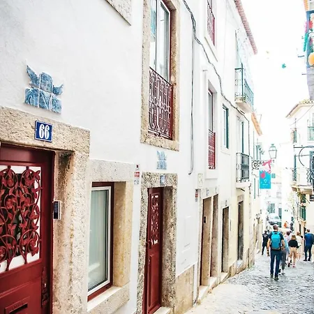 Exquisite With Patio Portuguese Soul Alfama 2p Appartement