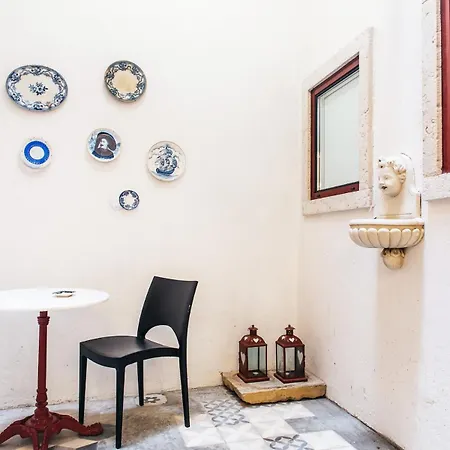 Exquisite With Patio Portuguese Soul Alfama 2p *